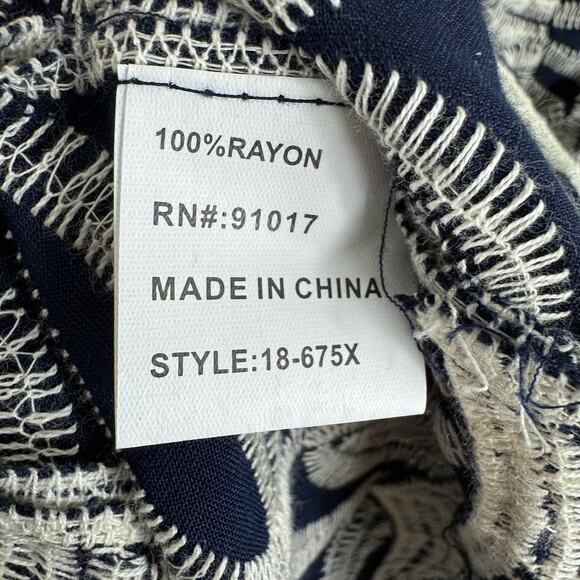 Solitaire Navy Blue White Embroidered Rayon Short Sleeve Pullover Blouse Size 1X - Picture 6 of 7